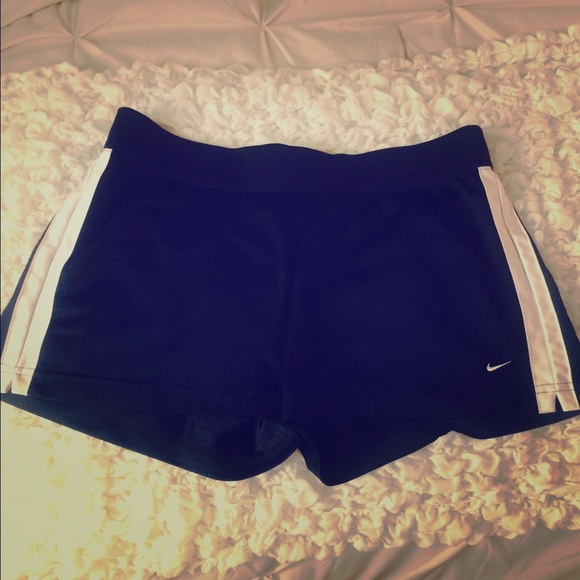 Nike Mesh shorts. Dark blue/black