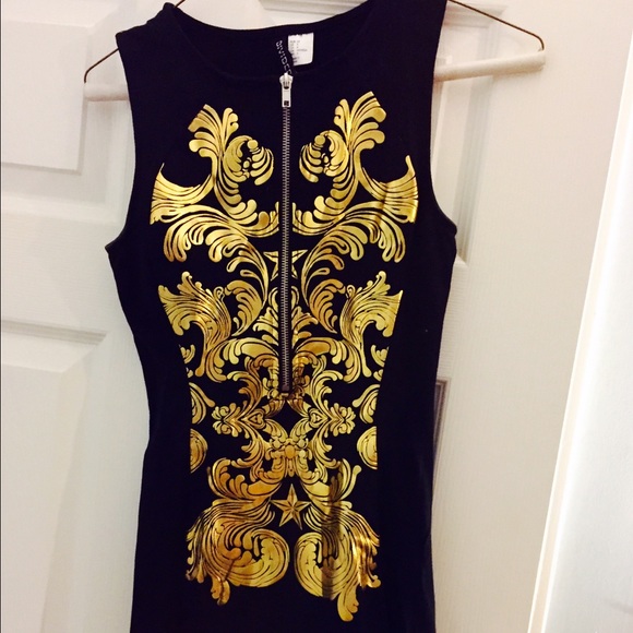 Dresses & Skirts - Black and gold juniors size 4 dress