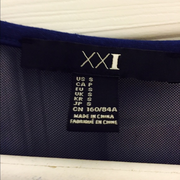 🚫 SOLD 🚫Blue with silver dots. Dress size small. - Picture 3 of 4