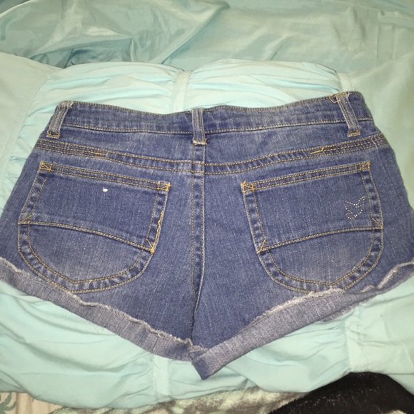 Shorts - Picture 2 of 3