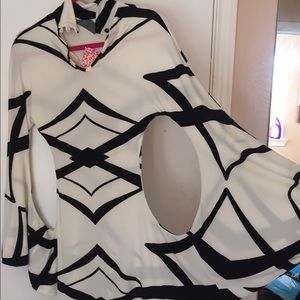 Bell sleeve black & white dress - size Small