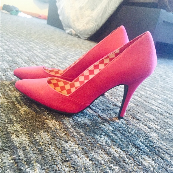 Hot pink heels!