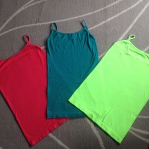 SET OF 3 | Full tilt seamless camisoles.