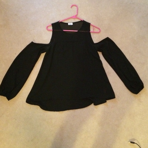 Black off-shoulder long sleeve blouse