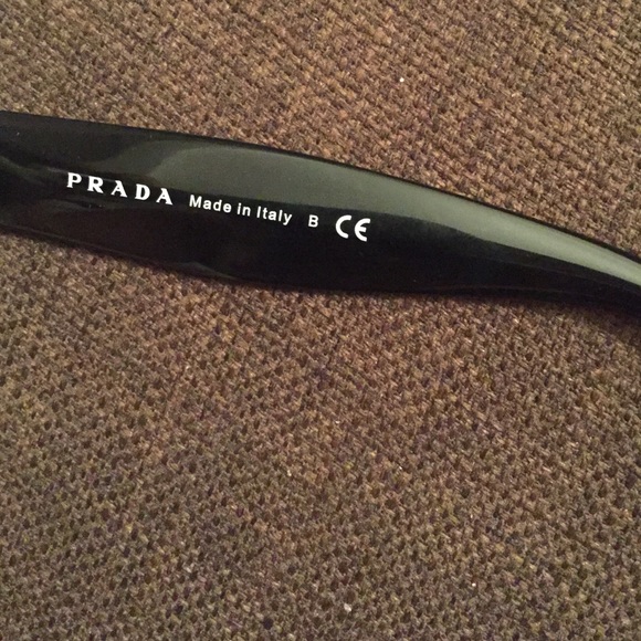 Prada Timeless - Picture 4 of 4
