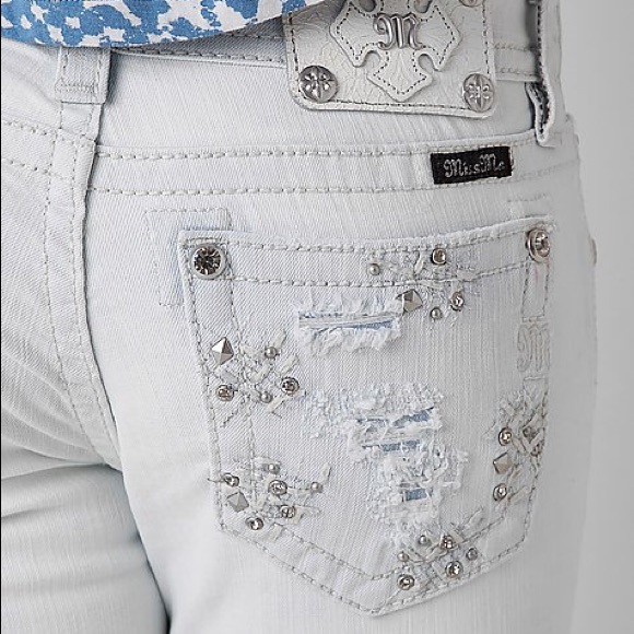 ❌SOLD❌Miss Me Straight jeans 24x31 - Picture 3 of 4