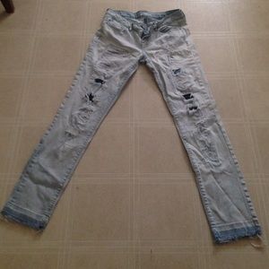 Distressed Light wash Jeans