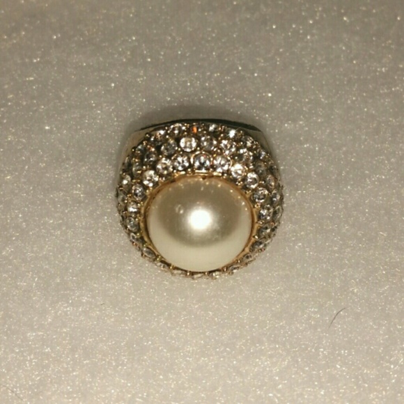 -----SOLD----Gold and pearl diamond statement