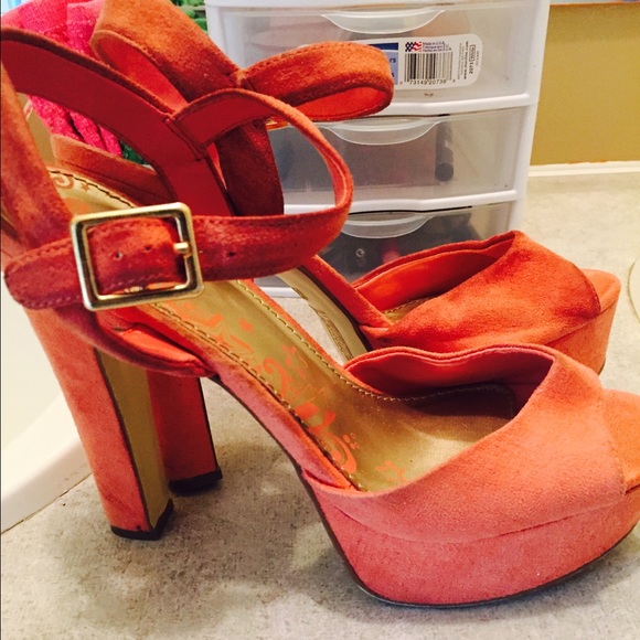 ‼️‼️SALE ‼️‼️Peach colored heels.