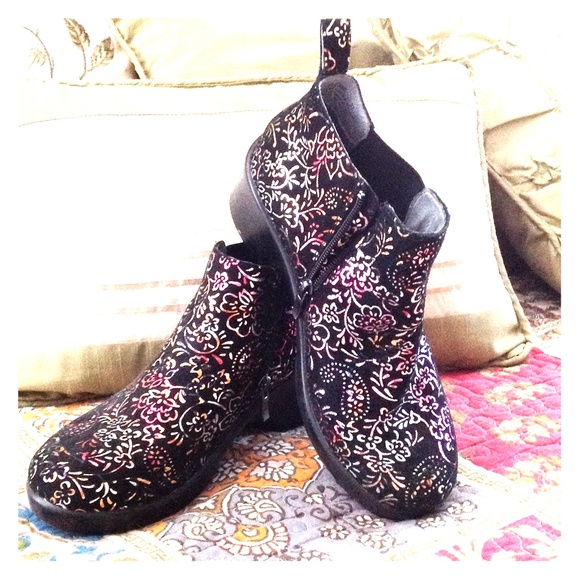 Alegria Black Nubuck Boots 7/37