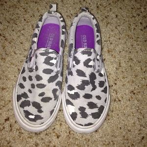 Gray leopard print flats! Size 12 little girls!