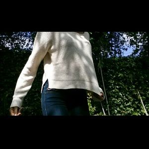 H&M CUTE CROPPED SWEATER