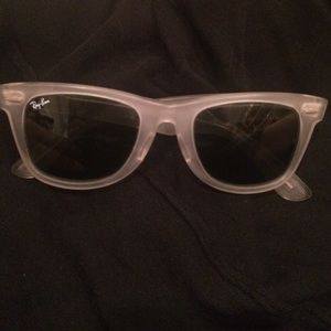 Transparent wayfarer Raybans