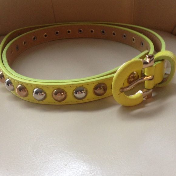 Studded yellow belt 💛