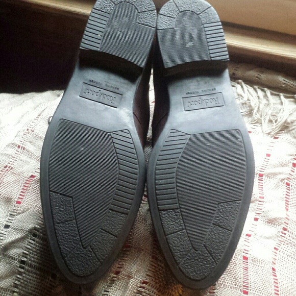 Shoes - Picture 3 of 4