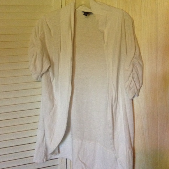 White short sleeve cardigan size M