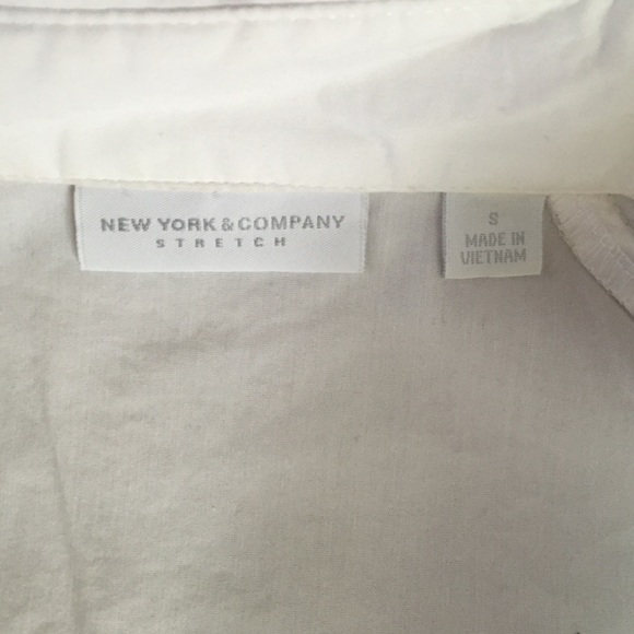 New York and Company button up sleeveless shirt - Picture 3 of 3