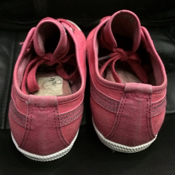 Pink Puma's - Picture 2 of 4