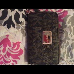 Michael Kors wristlet