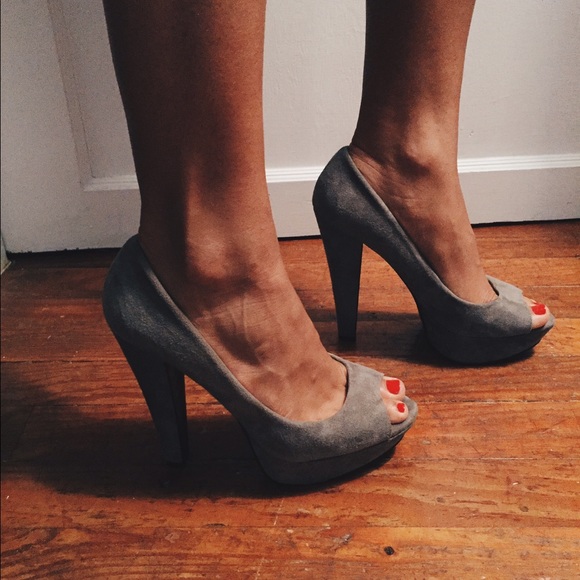 Aldo Grey suede platform heel
