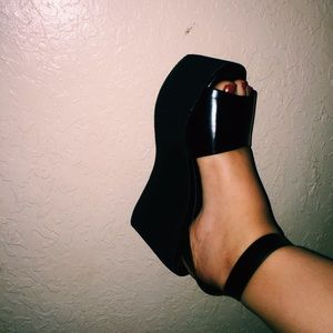 Forever Twenty One PlatForms.(size 9 I am size 8)