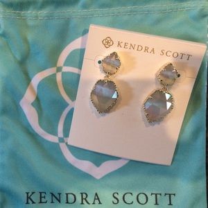 Kendra Scott earring