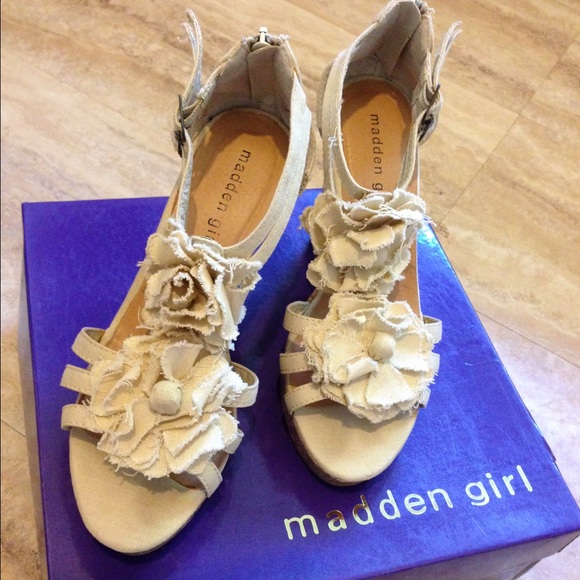 Madden Girl wedge Sandal
