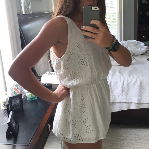 white romper with floral side detailing - Picture 4 of 4