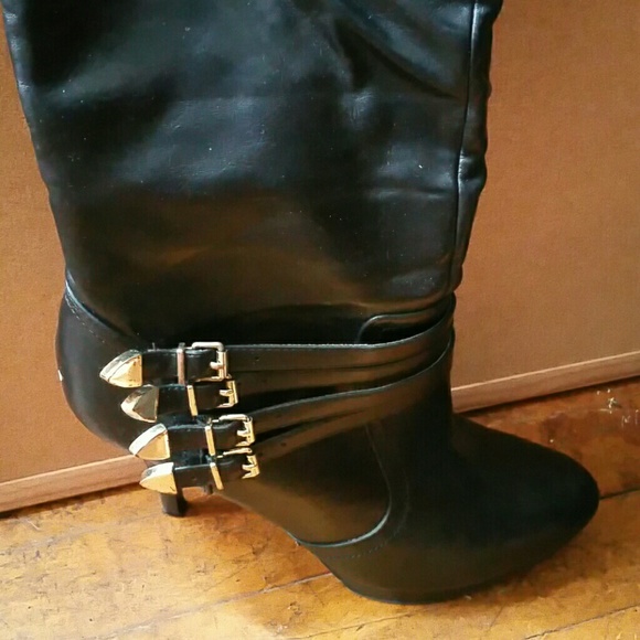 Shoes - Picture 2 of 2