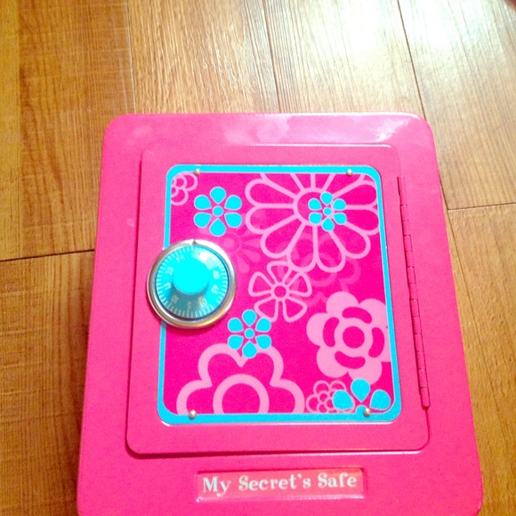 A mini safe