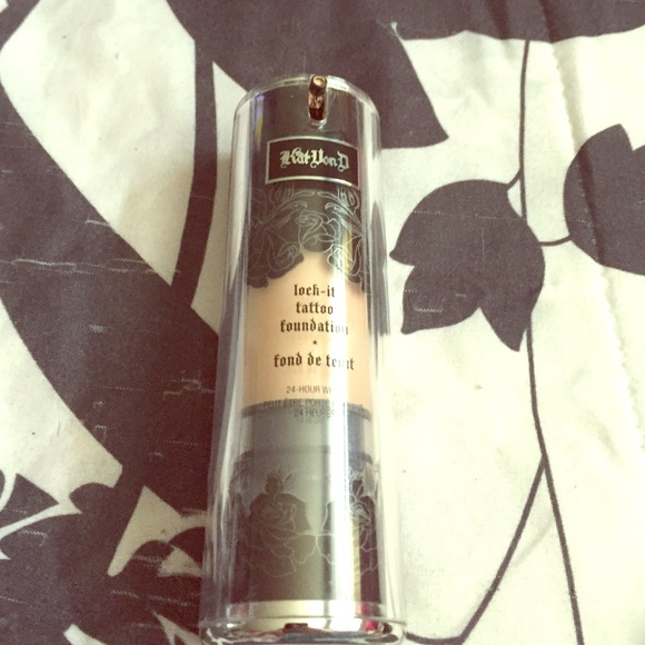 Kat Von D lock it tattoo foundation in light.