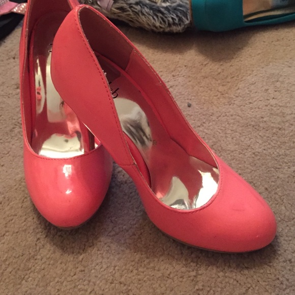 Pink pumps great condition 💟👠