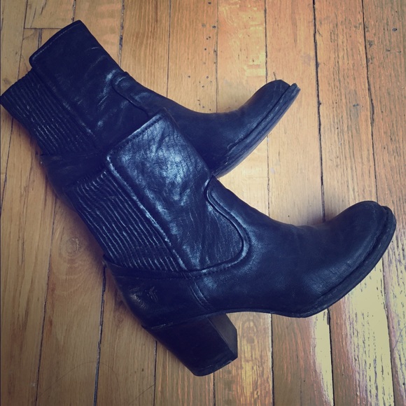 Black Frye boots; Lucinda scrunch short