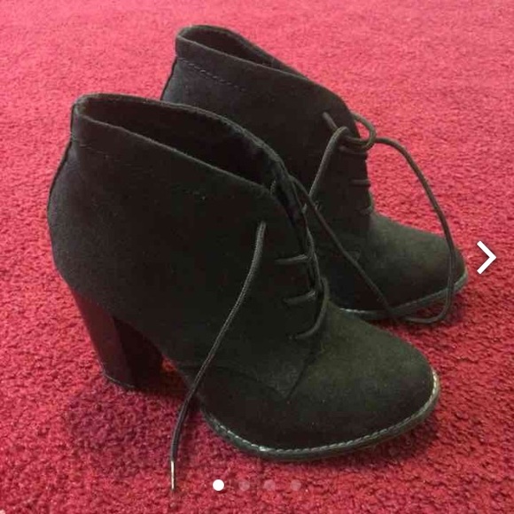 (Sold on mecàri)($14)