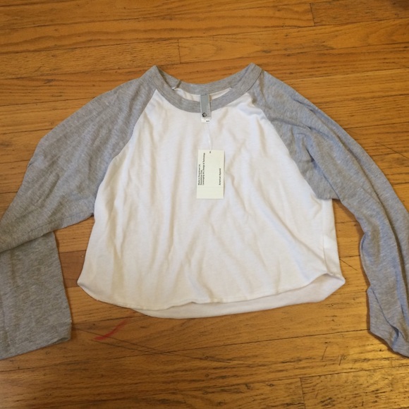 American Apparel Tops - American Apparel/AA cropped raglan tee (XS/S)