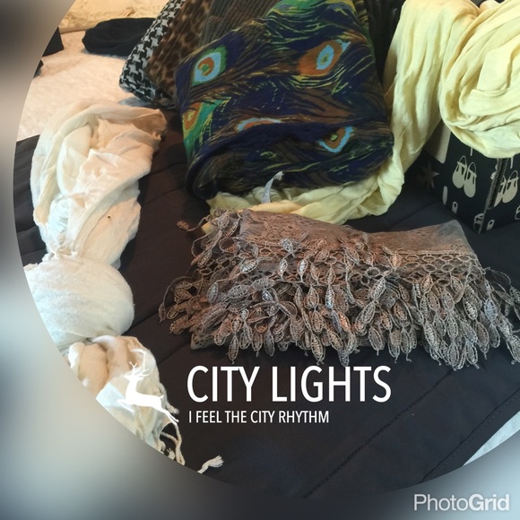 Scarf 's (lots of them)