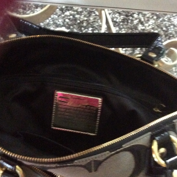Gorgeous authentic coach hand bag - Picture 3 of 4