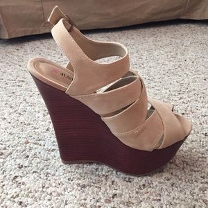 Nude wedges!