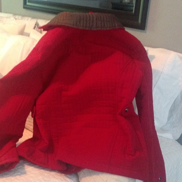 Red Coat - Picture 3 of 3