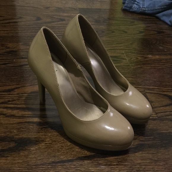 Fioni Shoes - Nude heels