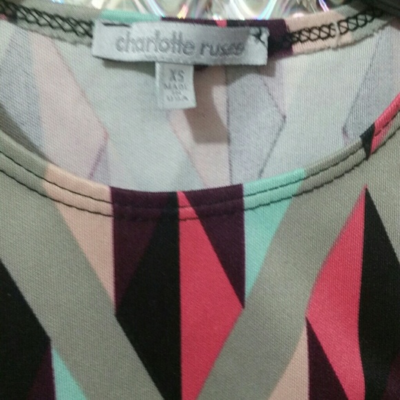 Geometric Racerback Crop Top - Picture 2 of 2