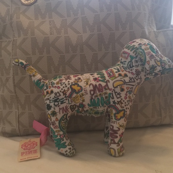 VS pink dog!
