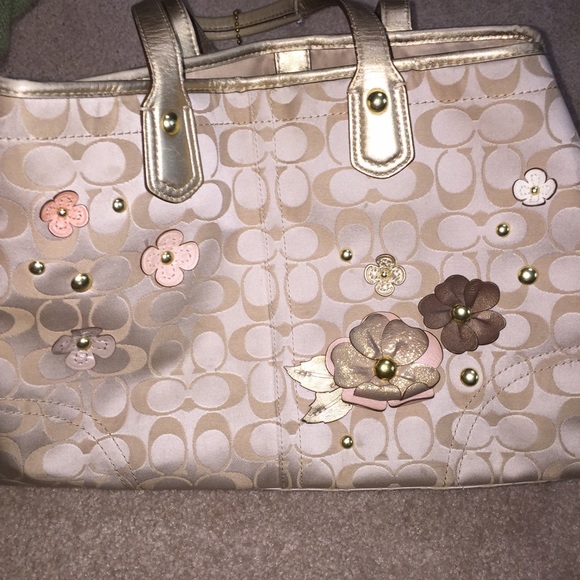 COACH PURSE! GREAT CONDITION
