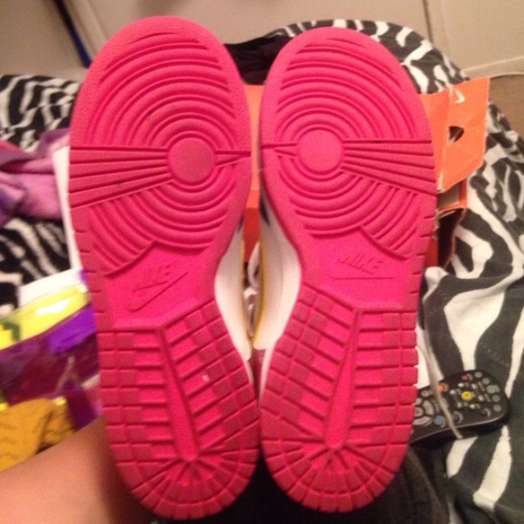 Colorful Nike - Picture 2 of 4