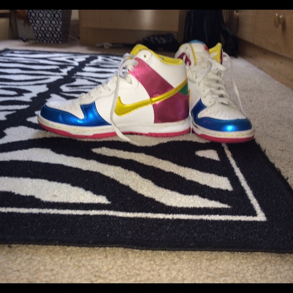 Colorful Nike - Picture 4 of 4