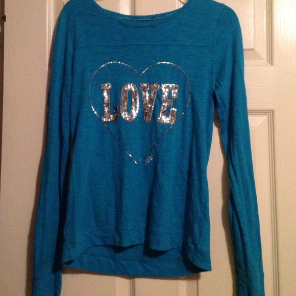 blue long sleeve shirt