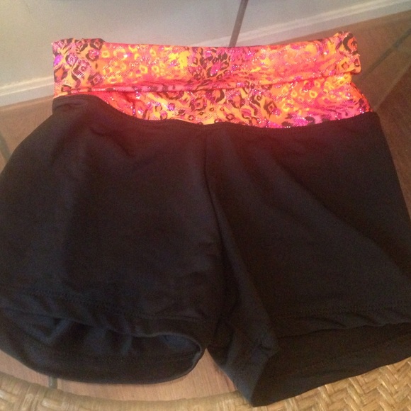 stretchy sport shorts