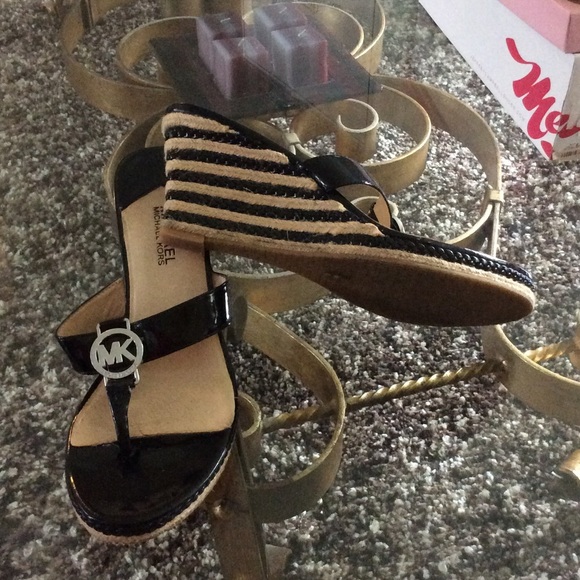 Gorgeous MICHAEL KORS wedges - Picture 2 of 2