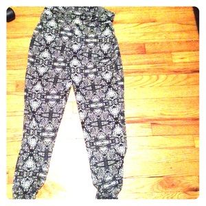 black and white patterns leggings