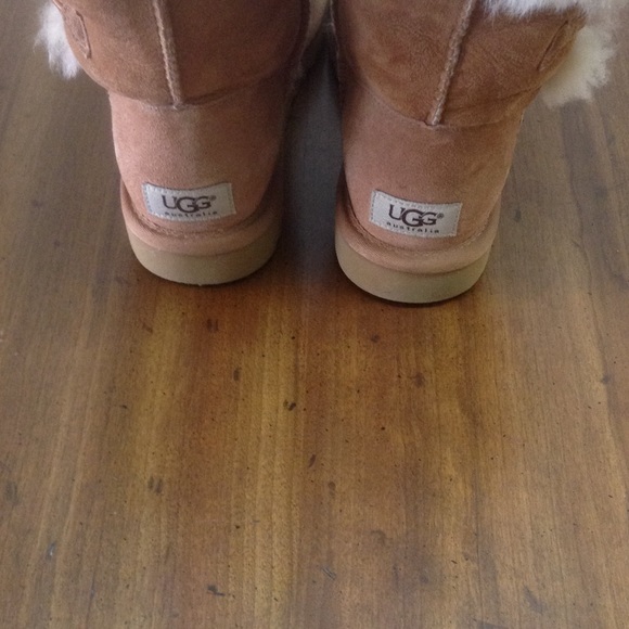 UGG Brown Boot - Picture 4 of 4